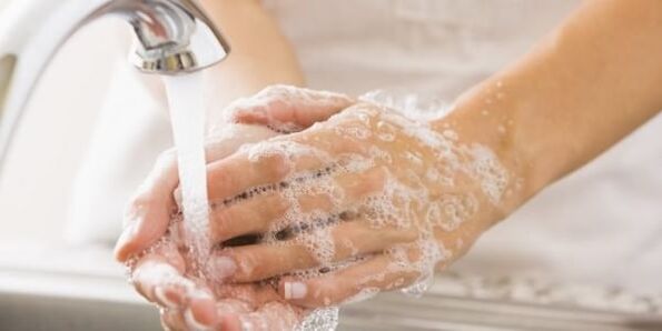 миење на рацете за да се спречат паразити